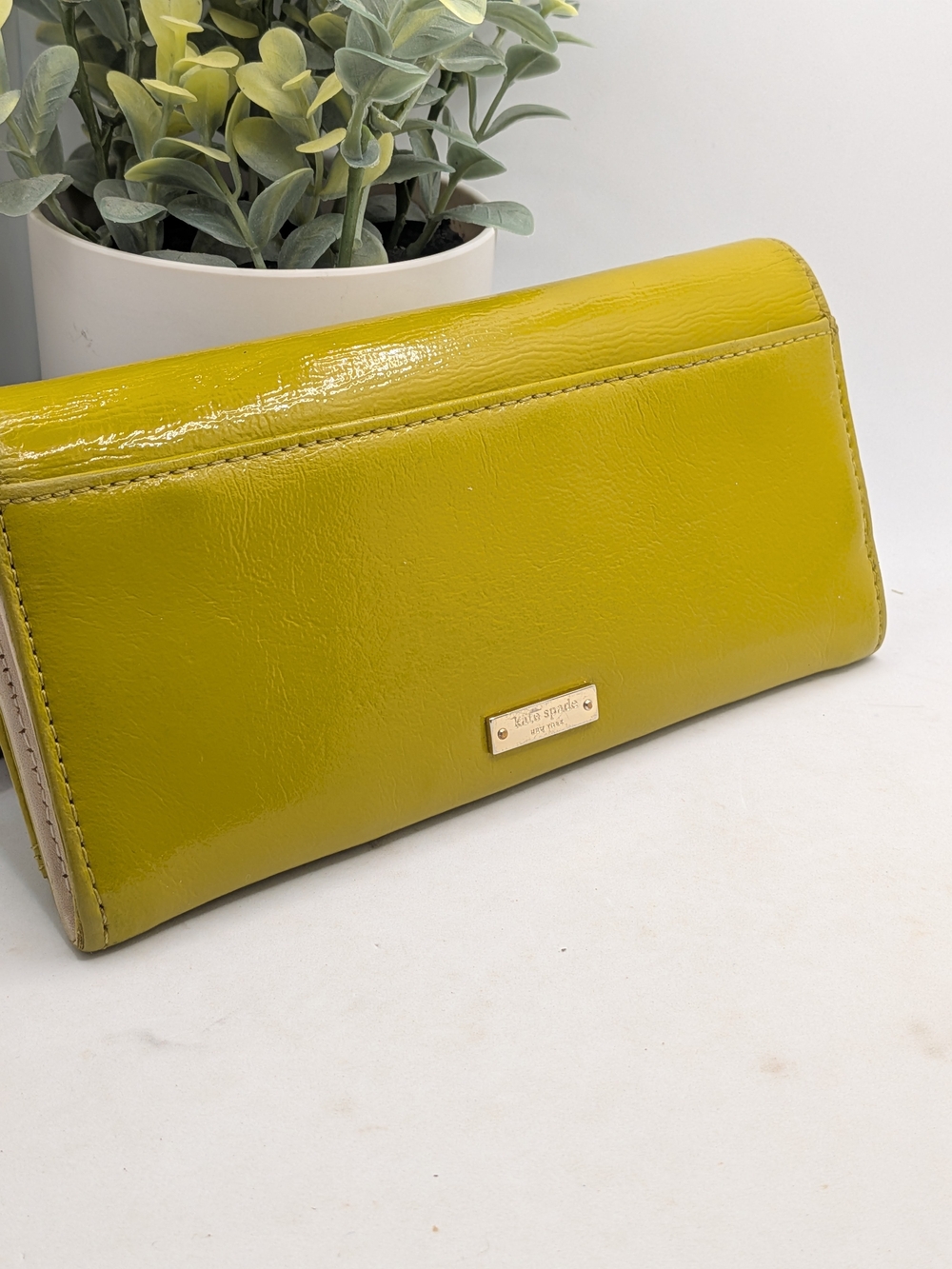 kate spade Storybook Olive Bow Clutch Wallet - Picture 4 of 10